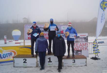 Podium w kategorii M60: miejsce 1. Porębski Piotr, miejsce 2. Kliś Jan, miejsce 3. Mucha Edward; obecne: B. Białowąs -Wicemarszałek Województwa Śląskiego, Wójt Gminy Istebna Łucja Michałek