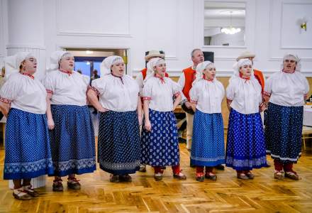 Uczestnicy Świątecznego Spotkania dla Seniorów w Koniakowie fot. M.Kuźma