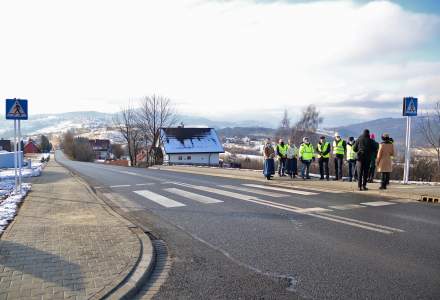 Oddanie do użytku chodnika na Beskidzie