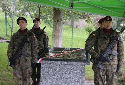 Uroczystość odsłonięcia tablicy kpt. Ignacego Gazurka