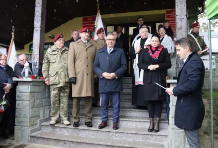 Uroczystość odsłonięcia tablicy kpt. Ignacego Gazurka