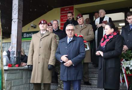 Uroczystość odsłonięcia tablicy kpt. Ignacego Gazurka