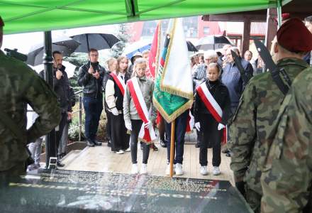 Uroczystość odsłonięcia tablicy kpt. Ignacego Gazurka