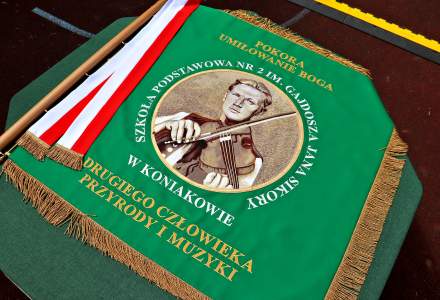 Uroczystość poświęcenia sztandaru