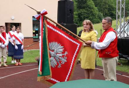 Uroczystość poświęcenia sztandaru