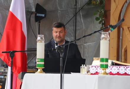 Uroczystość poświęcenia sztandaru