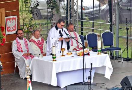 Uroczystość poświęcenia sztandaru