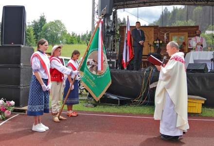 Uroczystość poświęcenia sztandaru