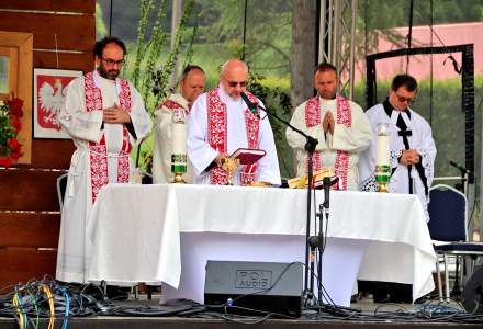 Uroczystość poświęcenia sztandaru