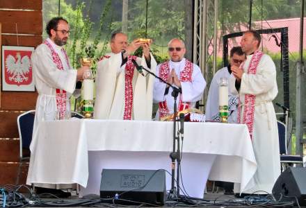 Uroczystość poświęcenia sztandaru