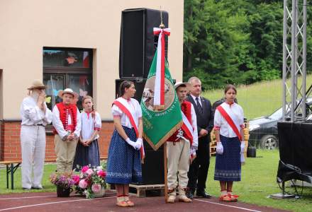 Uroczystość poświęcenia sztandaru