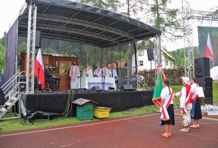 Uroczystość poświęcenia sztandaru