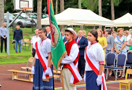 Uroczystość poświęcenia sztandaru