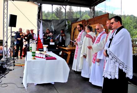 Uroczystość poświęcenia sztandaru