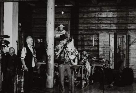 Potańcówka  „U Ujca” fot. Jakub Matuszny