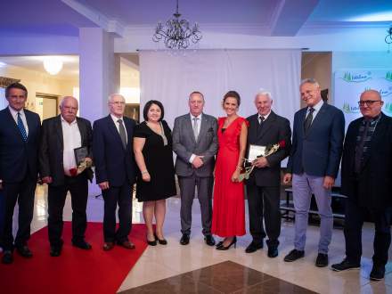 I Gala Sportu - (od lewej) Jan Gazur Sołtys Koniakowa, Jan Dragon, Paweł Gorzołka, Łucja Dusek - Francuz, Stanisław Legierski, Aneta Legierska, Stanisław Kawulok, Jarosław Hulawy, Michał Kohut