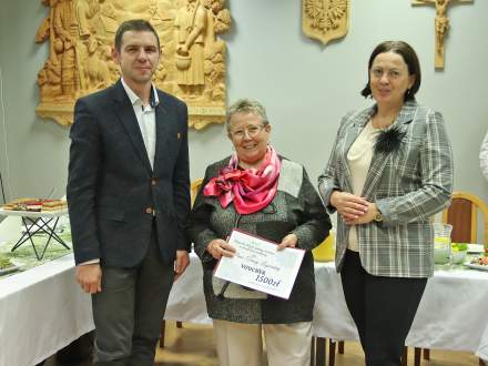 Laureatka z Panią Wójt i Zastępcą Wójta