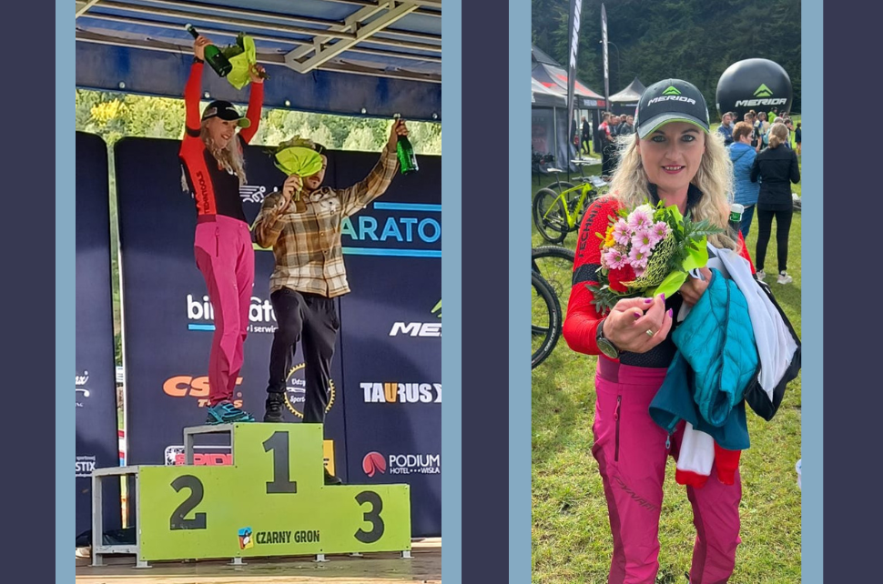 Anna Kaczmarzyk na podium z kwiatami i szampanem w ręku, obok niej inny zawodnik